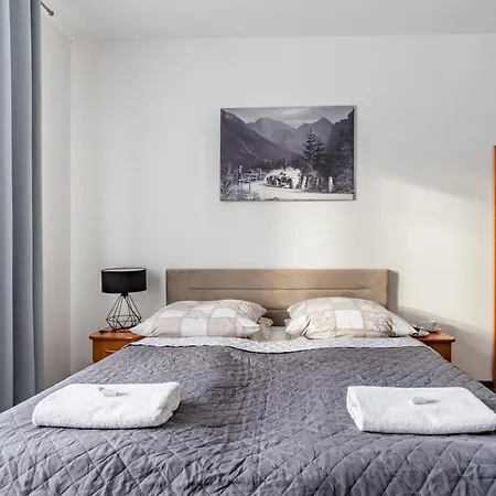 Villa 84 & Apartments - Jacuzzi, Sauna Bed & Breakfast