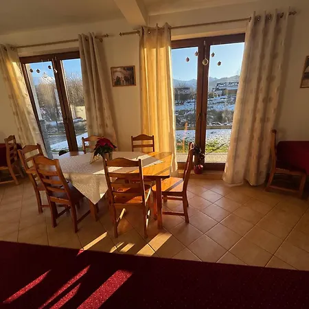 Villa 84 & Apartments - Jacuzzi, Sauna Bed & Breakfast