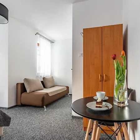 84 & Jacuzzi & Sauna Nocleg ze śniadaniem *