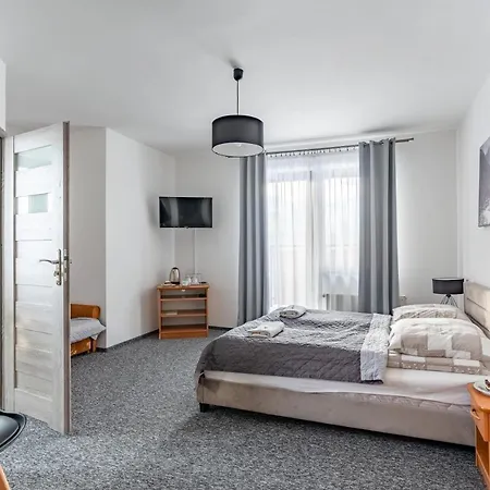 84 & Jacuzzi & Sauna Nocleg ze śniadaniem *